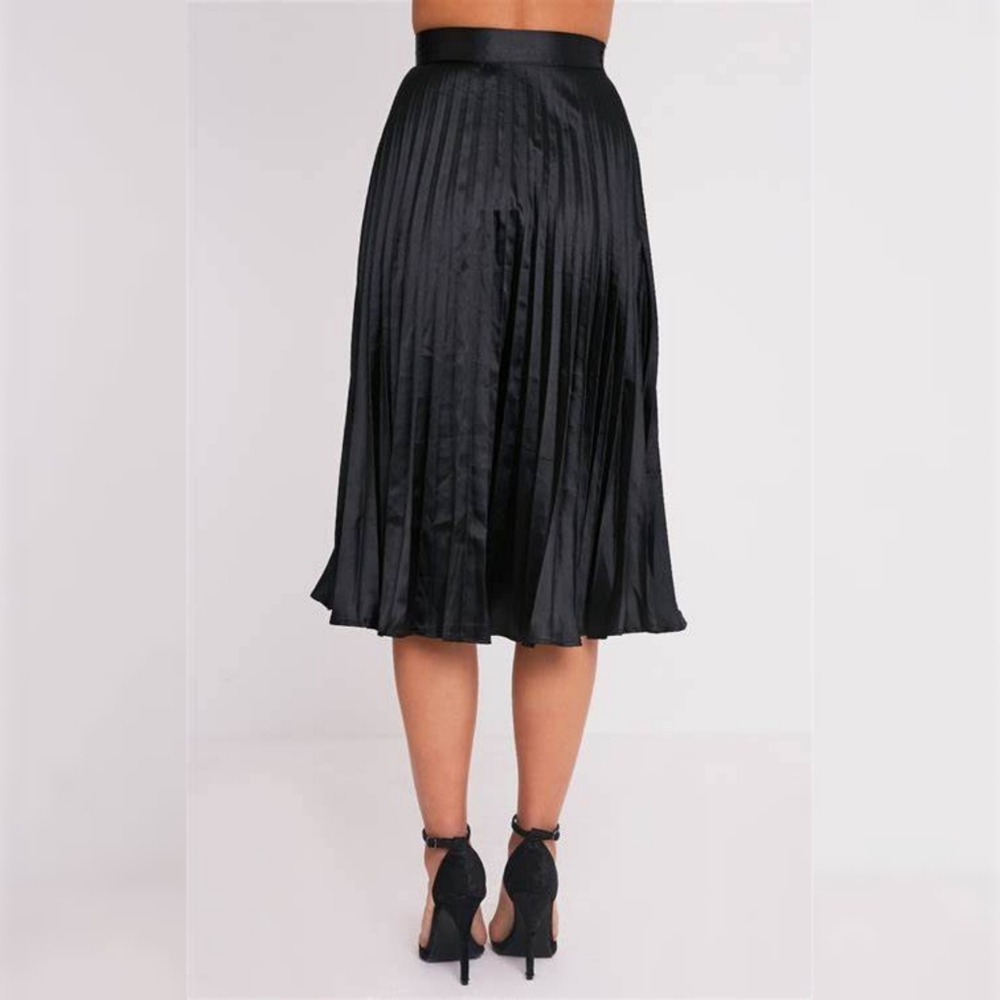 Tart Black Satin Cocktail Length Pleated Skirt Size Small
